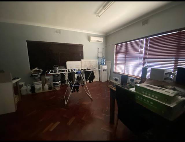 350M² BUILDING FOR SALE IN MILNERTON CENTRAL
